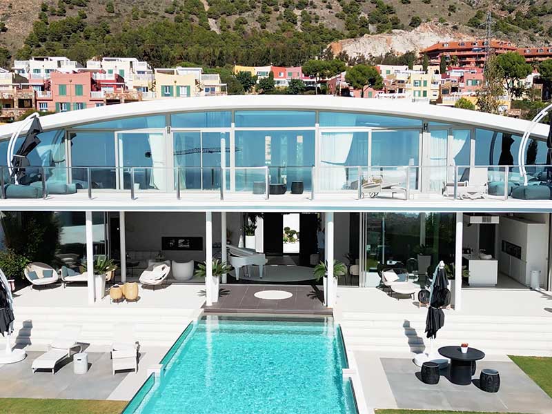 Villa for sale in Benalmádena